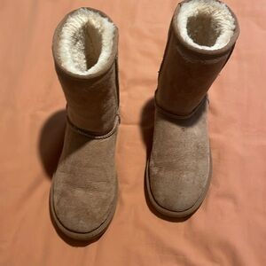 Short Uggs women 6